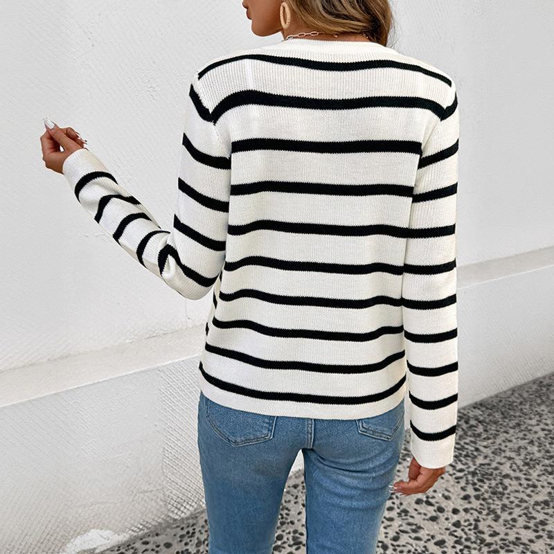 Ein neuer gestreifter und farblich abgesetzter Strickcardigan mit langen Ärmeln für Damen für den Herbst