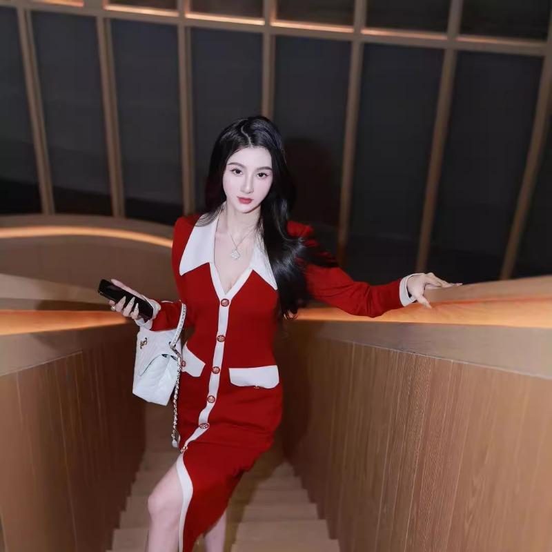 Promi-High-End-Kontrastfarben-Einreiher-Kleid Herbst und Winter Neues Temperament Strickkleid