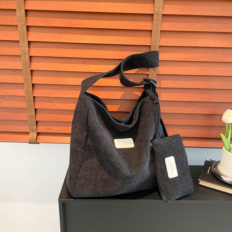 

Summer new solid color casual shoulder armpit bag niche large capacity tote bag versatile commuter messenger bag чорний