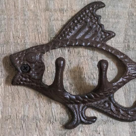 Garden Wall Hooks, Cast Iron Flying Fish Hanger, Rustic Outdoor Metal Coat Rack for Keys Tools Dried Flowers, Farmhouse Porch Fence