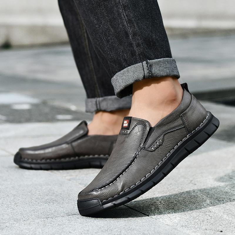 Fashion Lightweight Men's Loafers Comfortable Walking Shoes Non-Slip Soft Sole Slip-On Shoes for Men Breathable Business Casual Shoes
