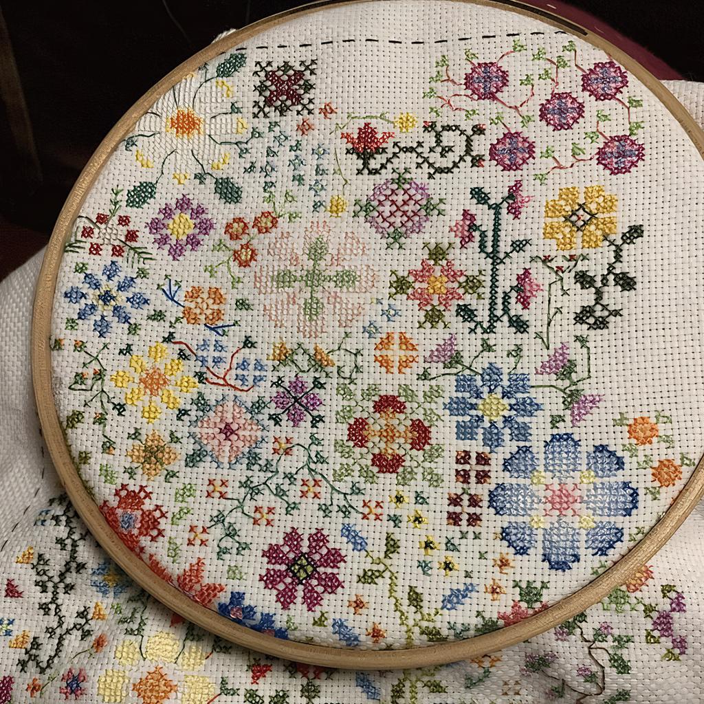 A Flower A Day Embroidery Stitches Practice Kit with Stamped Embroidery Patterns DIY Floral Embroidery Kit for Adults Beginners