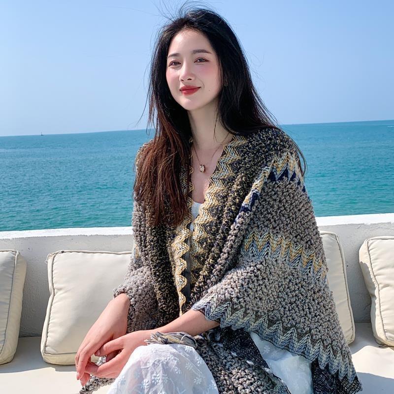 Yunnan Lijiang travel outside with knitted shawl retro cape cape fringed scarf holiday wear
