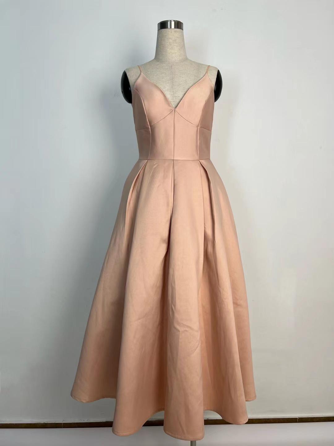 Elegant Satin Spaghetti Strap V-Neck Evening Gown with Retro Flair and High Waist Open Back XL