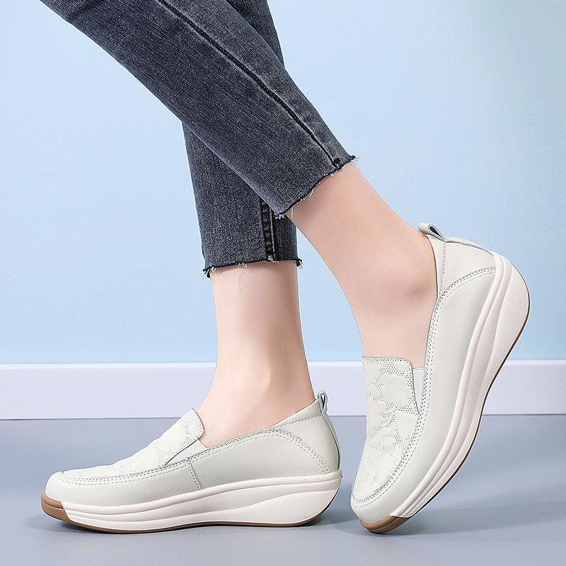 Fashion Breathable Comfortable Shallow Cutout Soft Leather Shoes Women Loafers 2025 Summer Platform Wedges Shoes for Office Mom