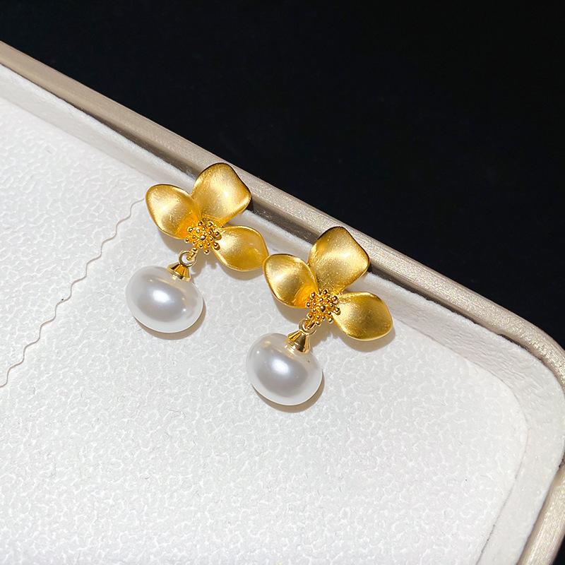 French Flower Pearl Earrings Elegant Irregular Drop Earrings Temperament Charm Earrings Vacation Party Jewelry For Women