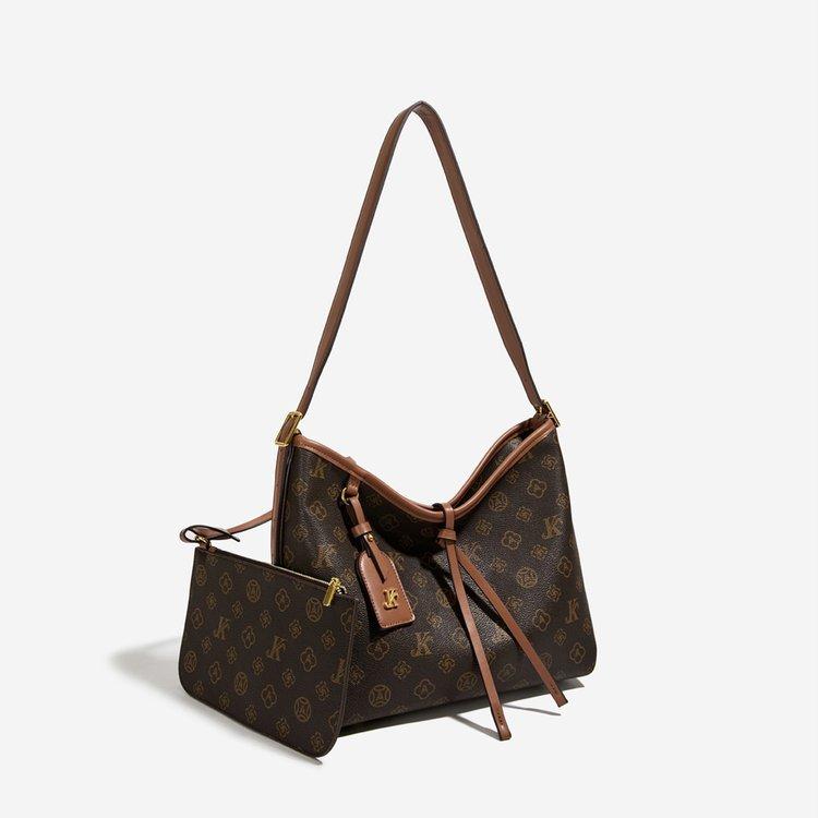 Large capacity high-end sense niche casual simple trendy messenger bag 2025 new autumn and winter fashion women's commuter tote bag