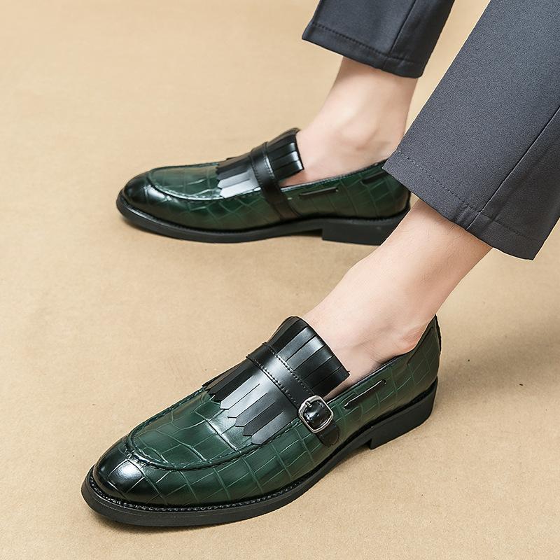 Large size new men's shoes casual leather shoes fashion British style foot shoes Korean version of trendy men's loafers