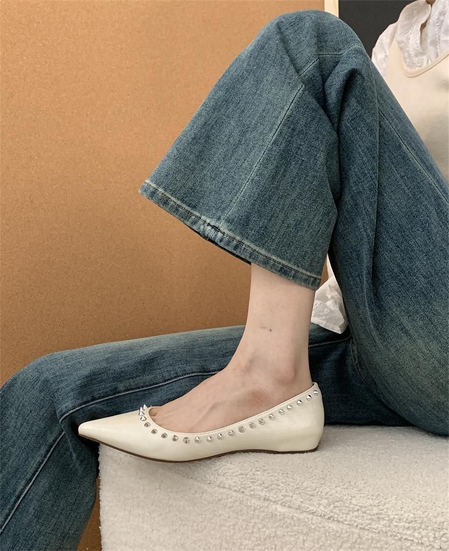 

Внутренний каблук, повышающий темперамент, остроносые туфли Мэри Джейн с мелким вырезом, весна-лето 2025, новые французские серебристые балетки 39