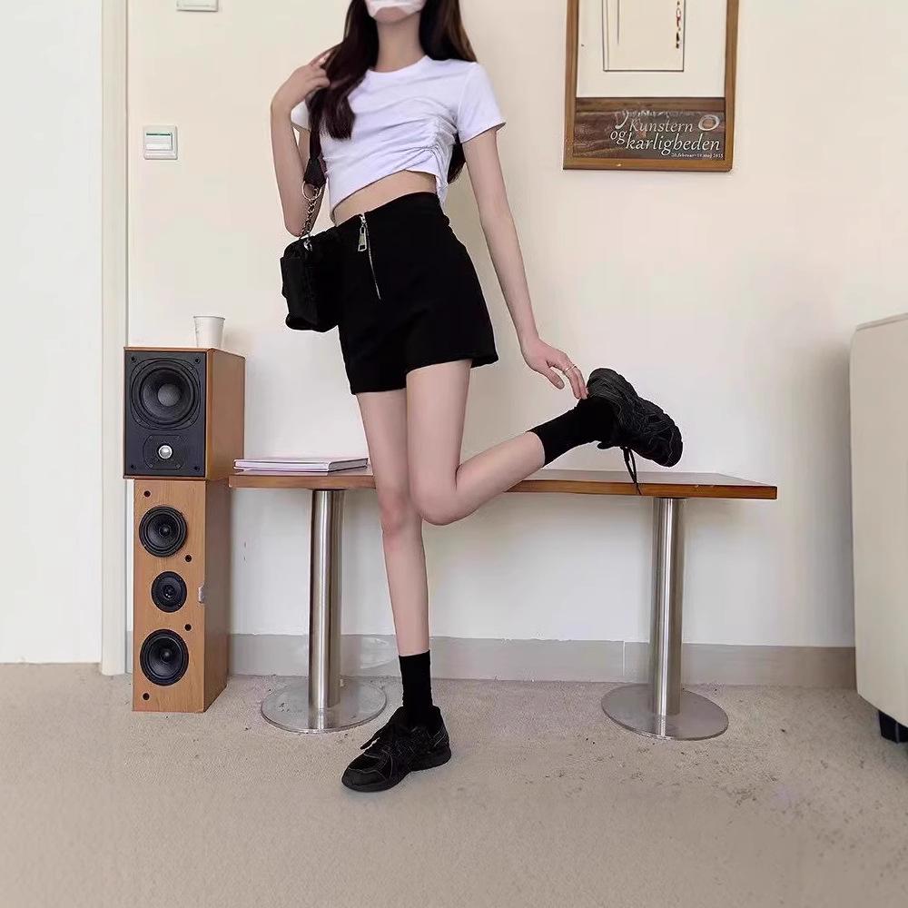 

2024 Summer High Waist Black Plus Size Korean Style Wide Leg Casual Shorts for Women XS [Recommended 70-80 lbs]