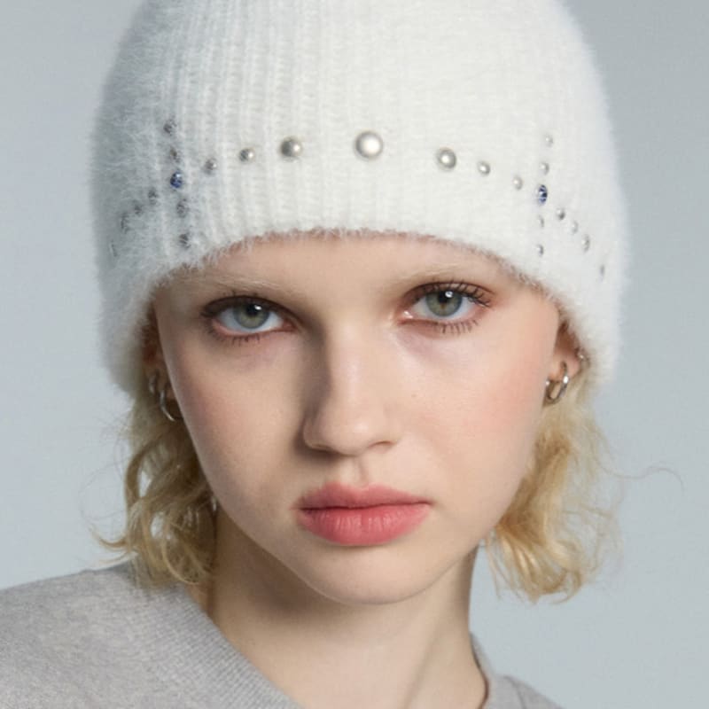 

OoH-AHh! CROSS STUD BEANIE (IVORY) FREE