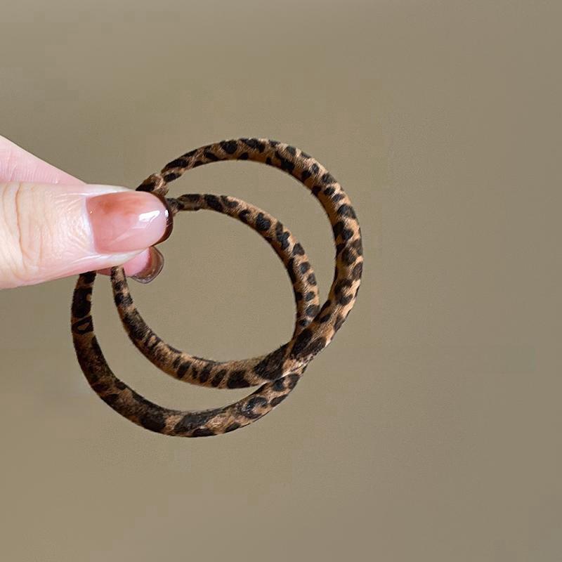 Women's Leopard Print Round Flocked Hoops: Unique Autumn/Winter European Statement Earrings for a Smaller Face Look