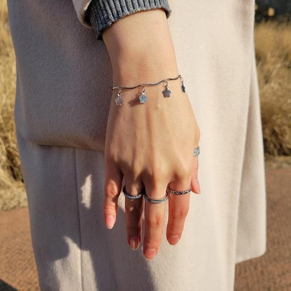 [Blossom Steel] Surgical Steel Fluffy Women's Pendant Chain Bracelet (S8101075)