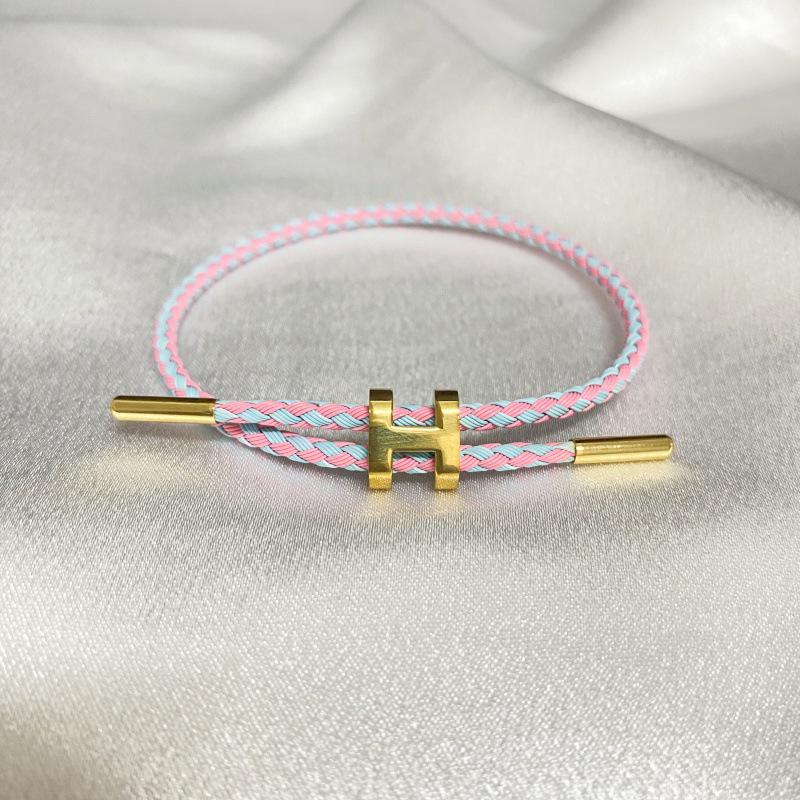 Brățară Reglabilă din Oțel Titan cu Cataramă în Formă de I Transfrontalieră, Finisaj Aur Dur 3D Rezistent la Decolorare, Design Rezistent la Apă și Transpirație