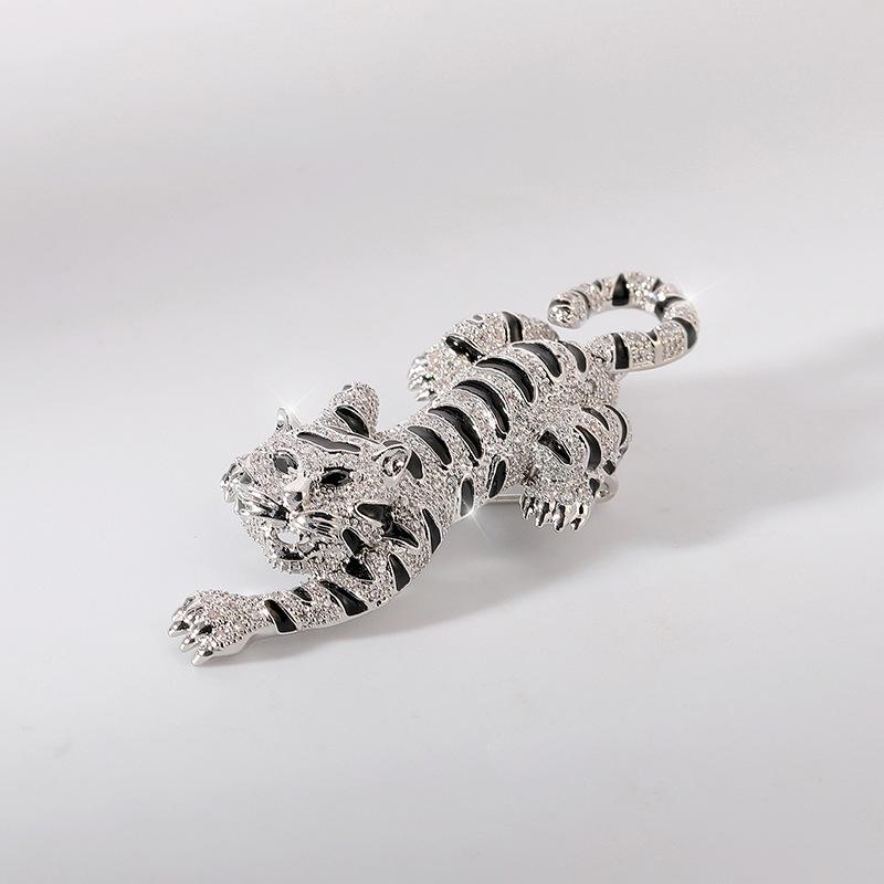 Zodiac Tiger Leopard Zircon Brooch: High-End Men s Suit Lapel Pin