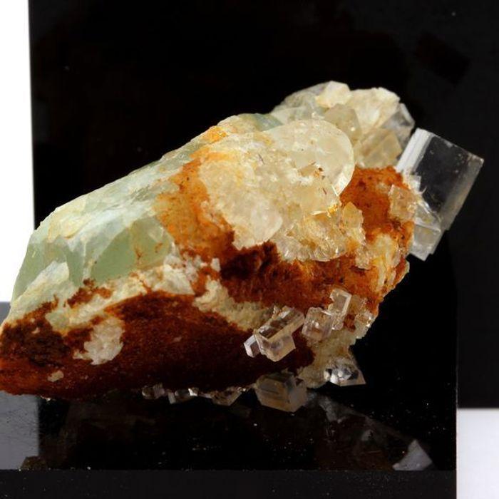 Fluorite + Quartz 156.4 carats