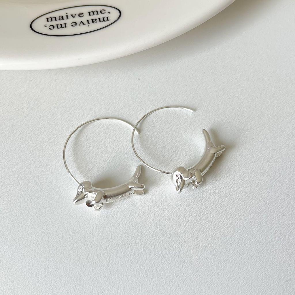 Niche Design Dachshund Hoop Earrings: Matte Saturn Metal Hooks, Women's Cute Fashion Accessory