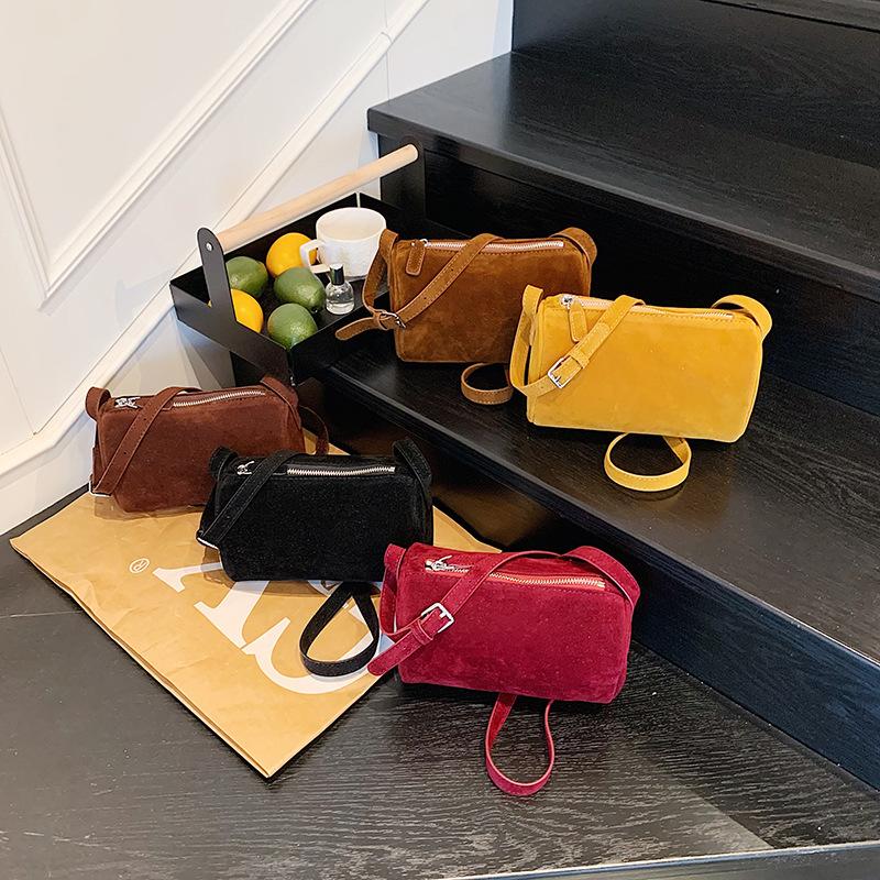 Personalized Retro Matte Handbag Women's 2026 Spring New Casual Niche Shoulder Messenger Bag