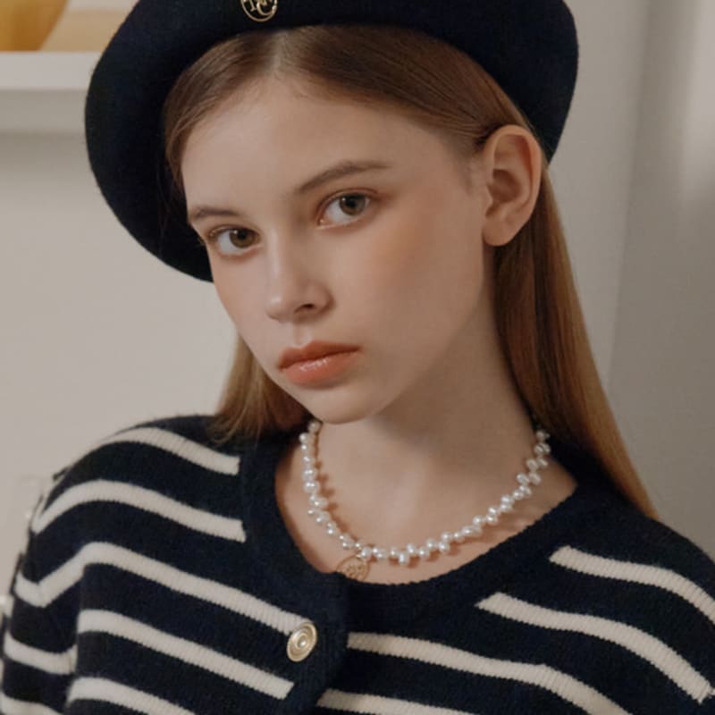 

АНОЭТИЧЕСКИЙ БЕРЕТ ИЗ ШЕРСТИ С ЗОЛОТЫМ ЛОГОТИПОМ ANC_ЧЕРНЫЙ black