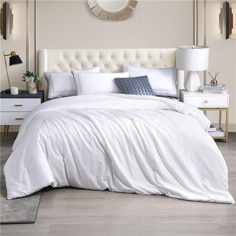 

Шелковое одеяло Юй Чжаолинь