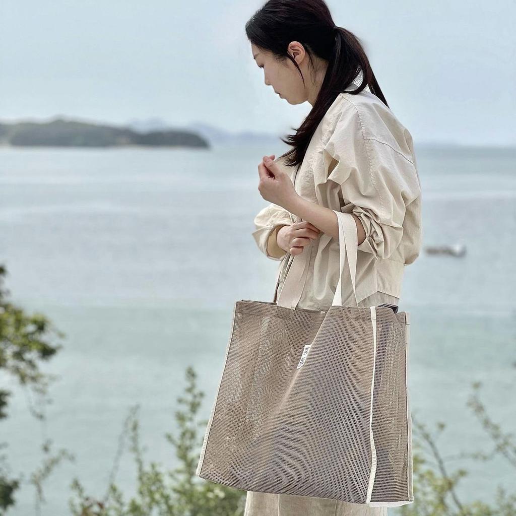 Handheld Mesh Beach Bag Makeup Travel Storage Toiletry Bag Mesh Portable Swimming Multi-Pocket Beach Bag