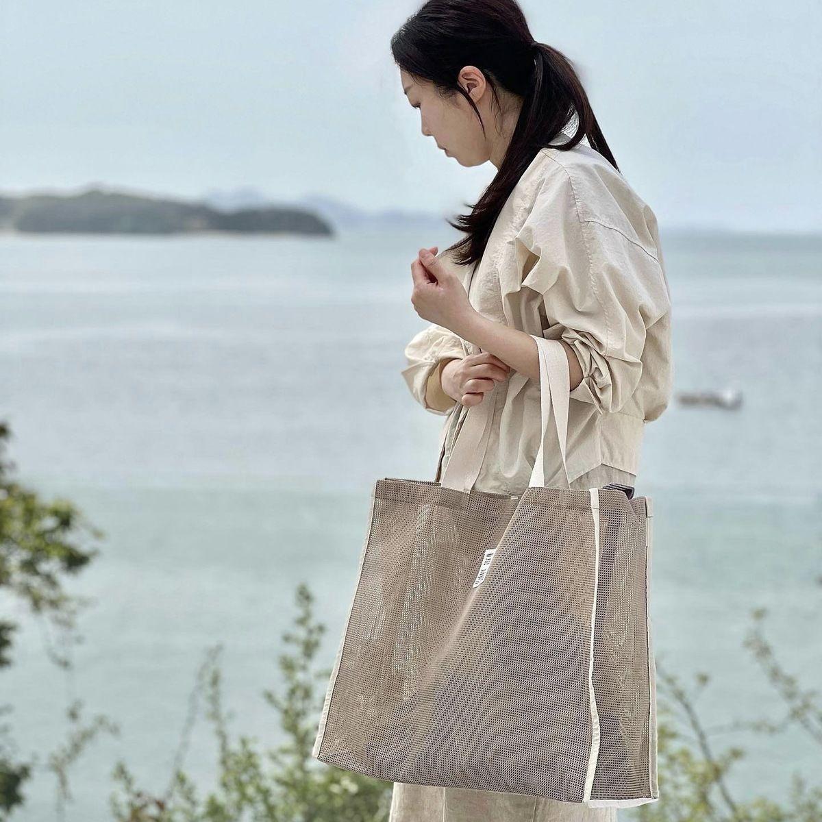 

Handheld Mesh Beach Bag Makeup Travel Storage Toiletry Bag Mesh Portable Swimming Multi-Pocket Beach Bag хаки