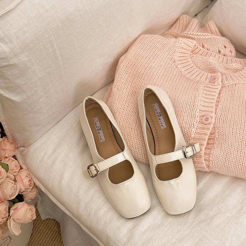 Chaussures plates basses en cuir petit style britannique rétro pour femmes 2025 nouveau printemps polyvalentes jupe semelle souple Mary Jane chaussures simples