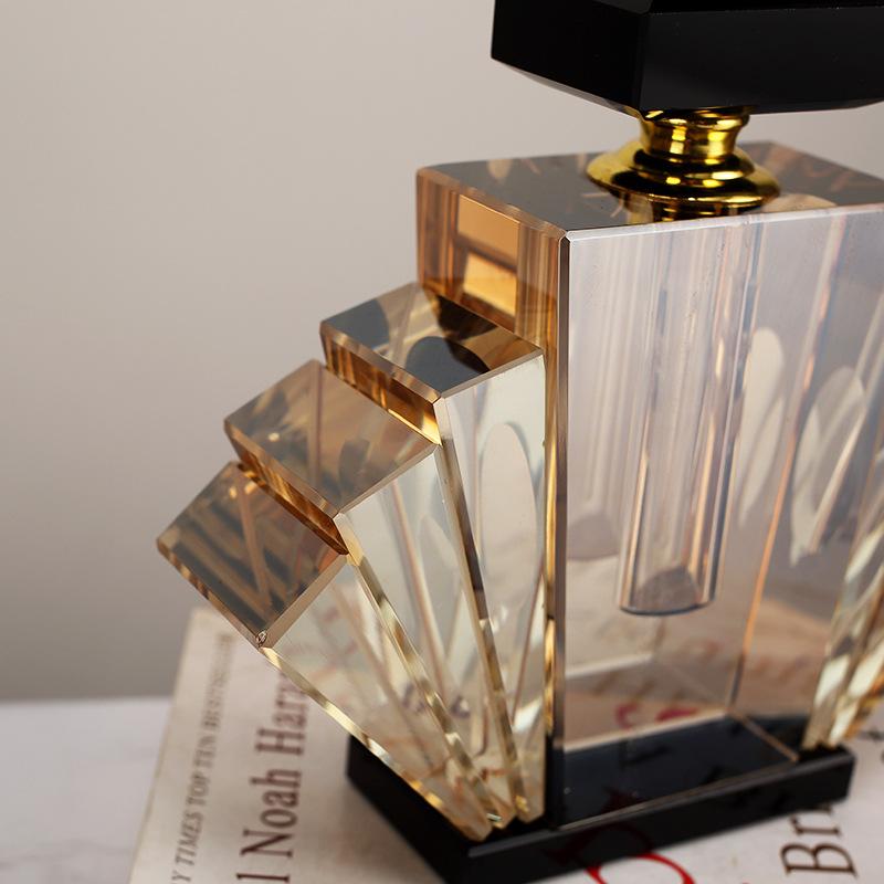 Premium Unique Geometric Best Design Modern Artificial Crystal Perfume Bottle Craft Home Model House Decoration Ornaments