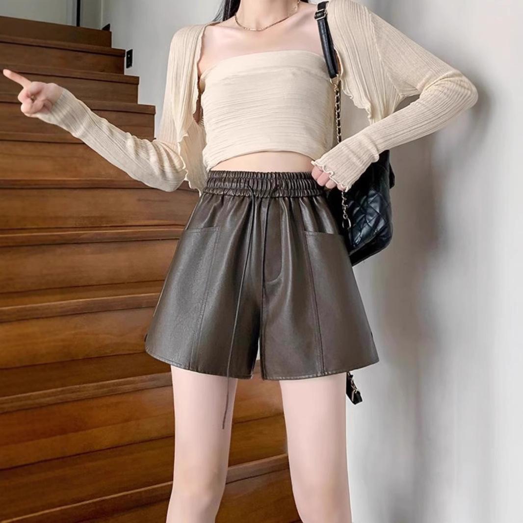 

Женские модные кожаные шорты с высокой талией Осень/Зима 2024: Слим фит гаремный стиль M кофейный