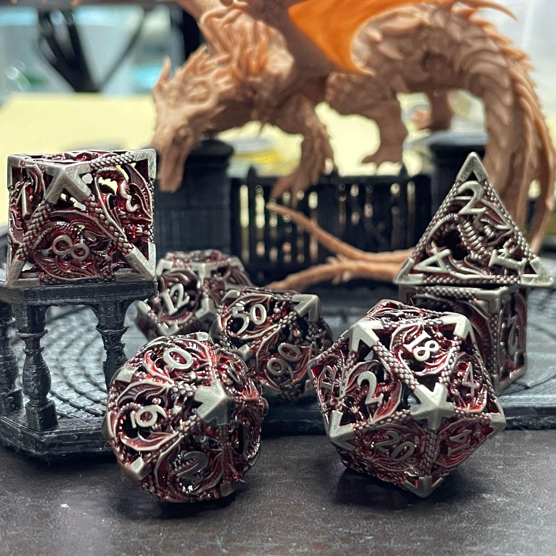 

7 кубиків DND, Aura of Courage, порожнисті металеві срібні кубики для D&D, багатогранні кубики D і D для Dungeons and Dragons, подарунок червоний