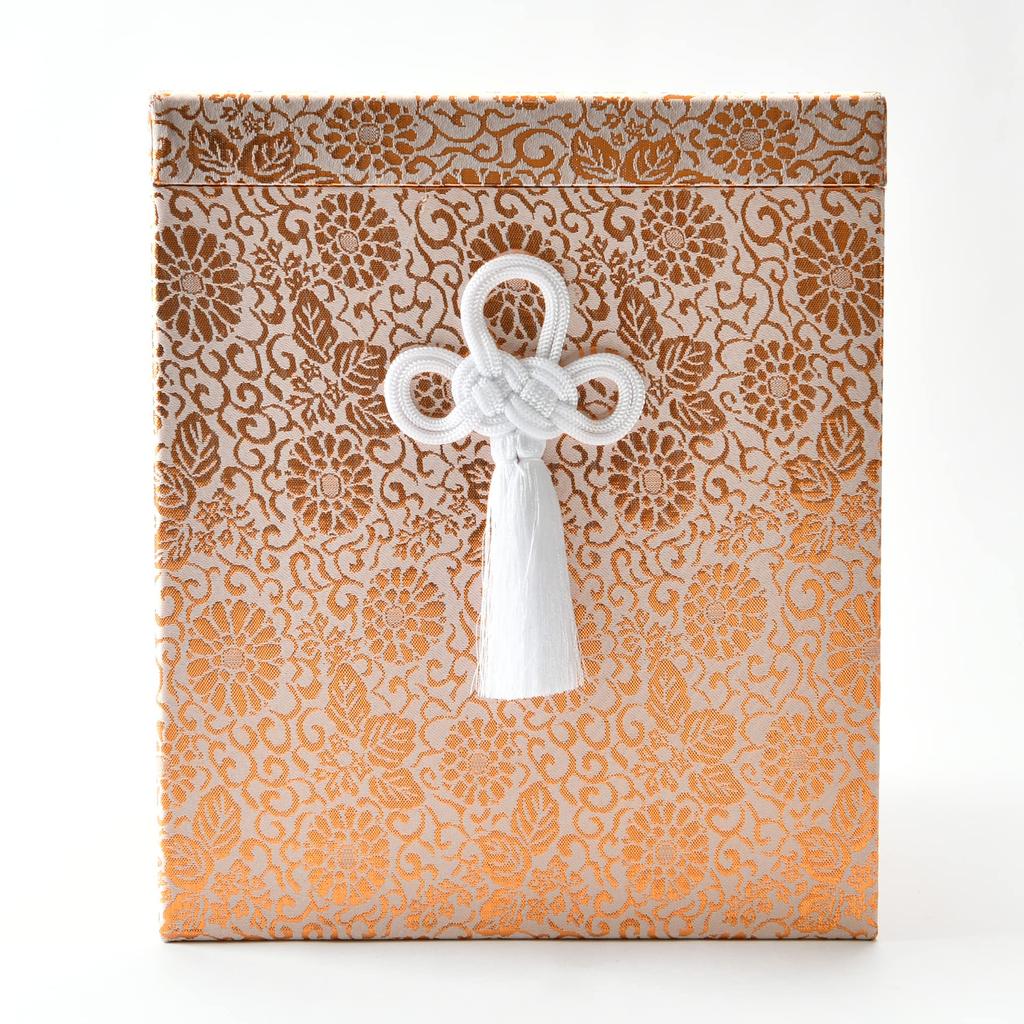 Setomono Honpo Urn, No-Nukinashi Box (Gold) [For 7-inch Urns] Width 24 X Depth 24 X Height 28cm