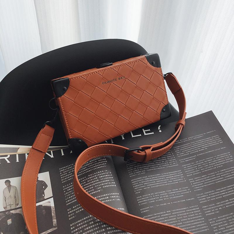 

Box bag 2025 new Korean version fashion niche design shoulder bag ins couple casual versatile messenger weaving
