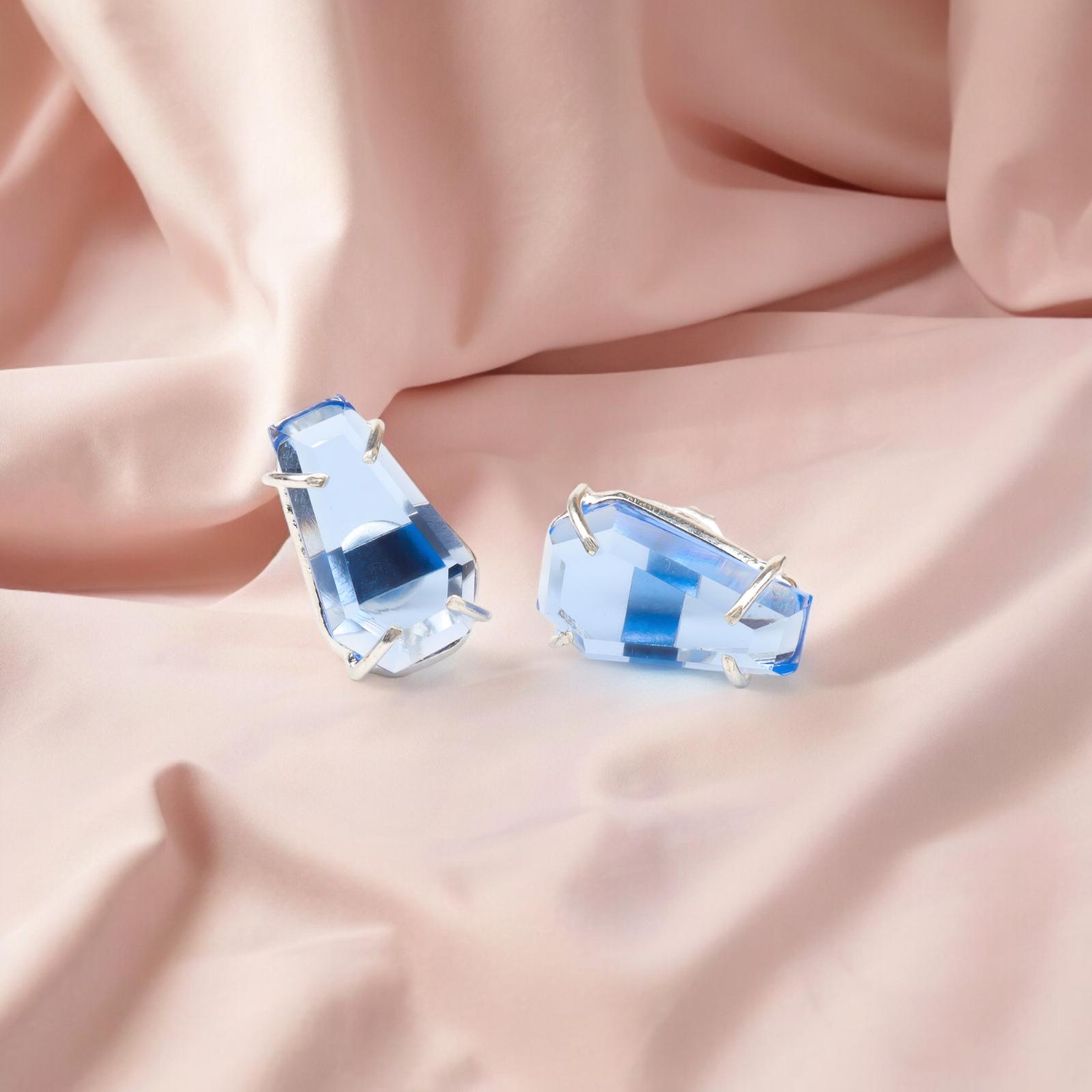 

Редкий камень Танзанит Ювелирные изделия из серебра 925 пробы Ручная работа Серьги-пусеты 0,6 EE-131-11