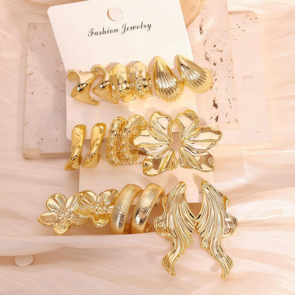 Chic Gold C-shaped Women's Earring Set - Stylish and Versatile Fashion Accessory