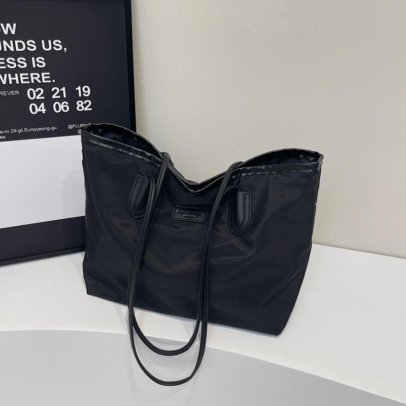 Bags Women's Large Capacity 2025 New Casual Trend Niche Design Shoulder Bag Cloth Bag Simple Commuter Tote Bag