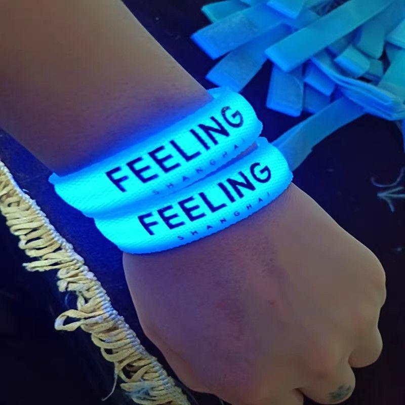 Dobíjecí LED sportovní náramek měnící barvu