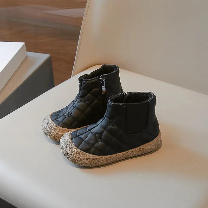 

Ботинки для девочек на зиму 2024 года, новые детские зимние ботинки, лоскутные нескользящие детские бежевые повседневные уличные хлопковые ботинки, модные универсальные 23 чёрный