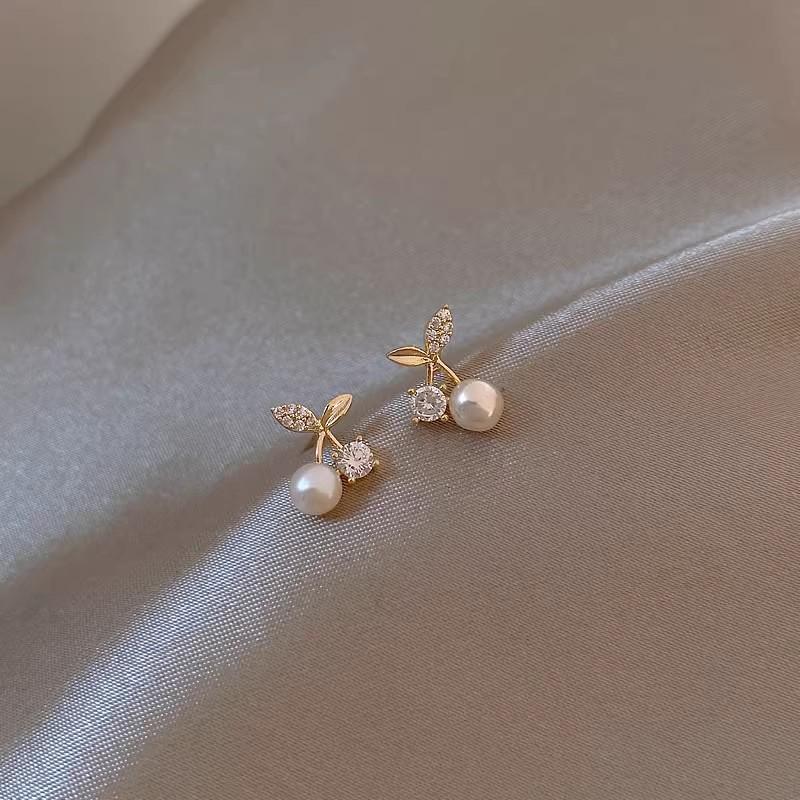 French Retro Zircon Pearl Earrings: Light Luxury 925 Silver Needle Jewelry