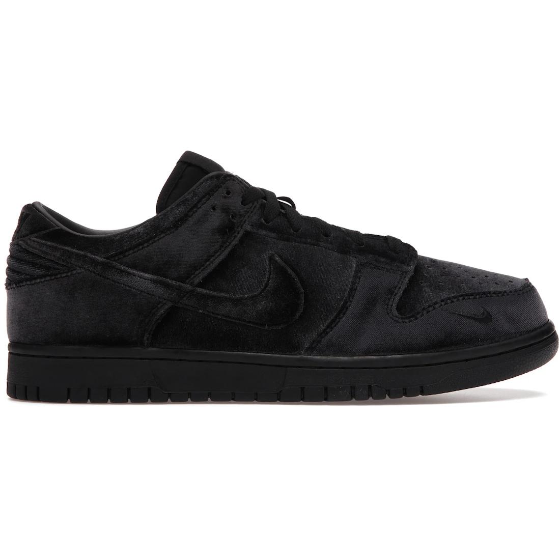 

Sneaker Nike Dunk Low Dover Street Market Triple Black Velvet(DH2686-002) 36