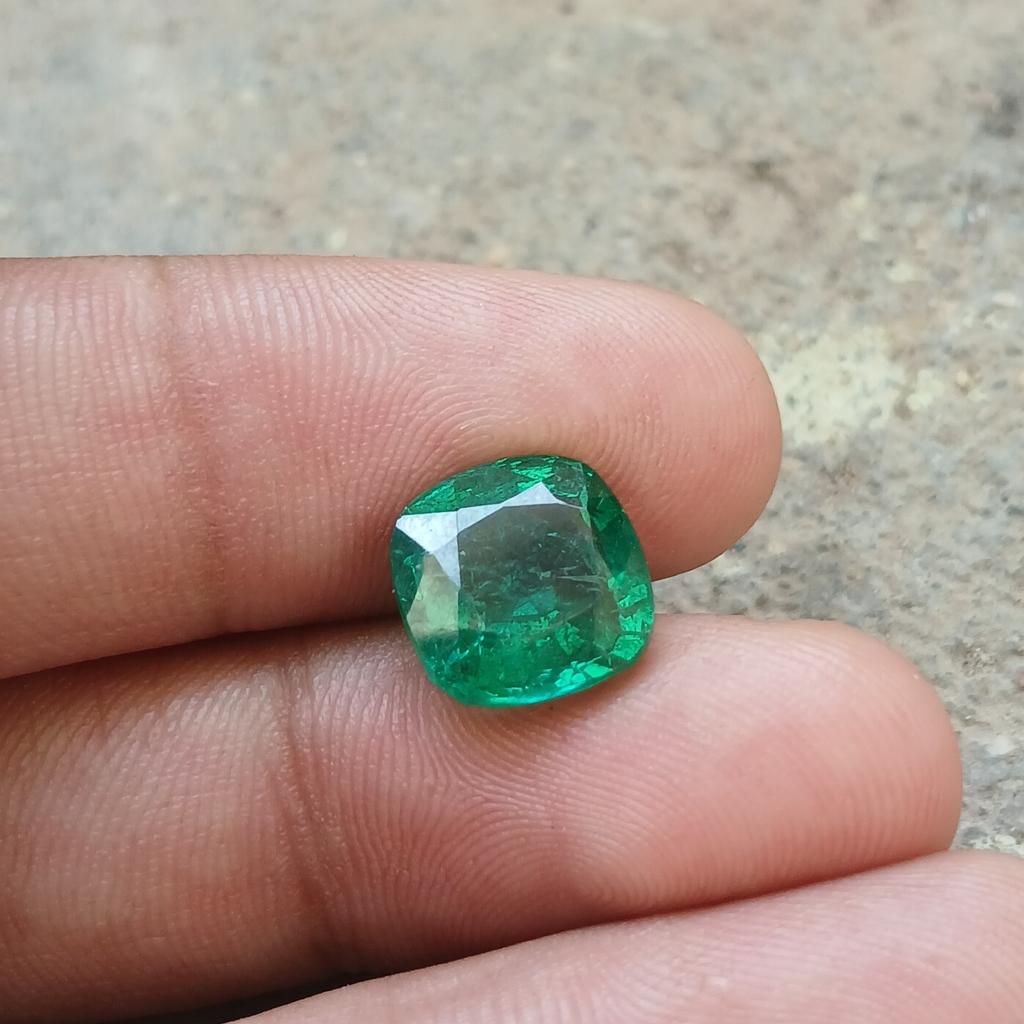 Natural Zambian Green Emerald 5-6 Ct Cushion Cut Loose Gemstone Certified