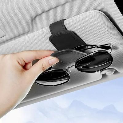Clip per occhiali da auto Multifunzione Parasole Clip in pelle per occhiali Porta occhiali da sole magnetico Clip Gancio Accessorio universale per auto