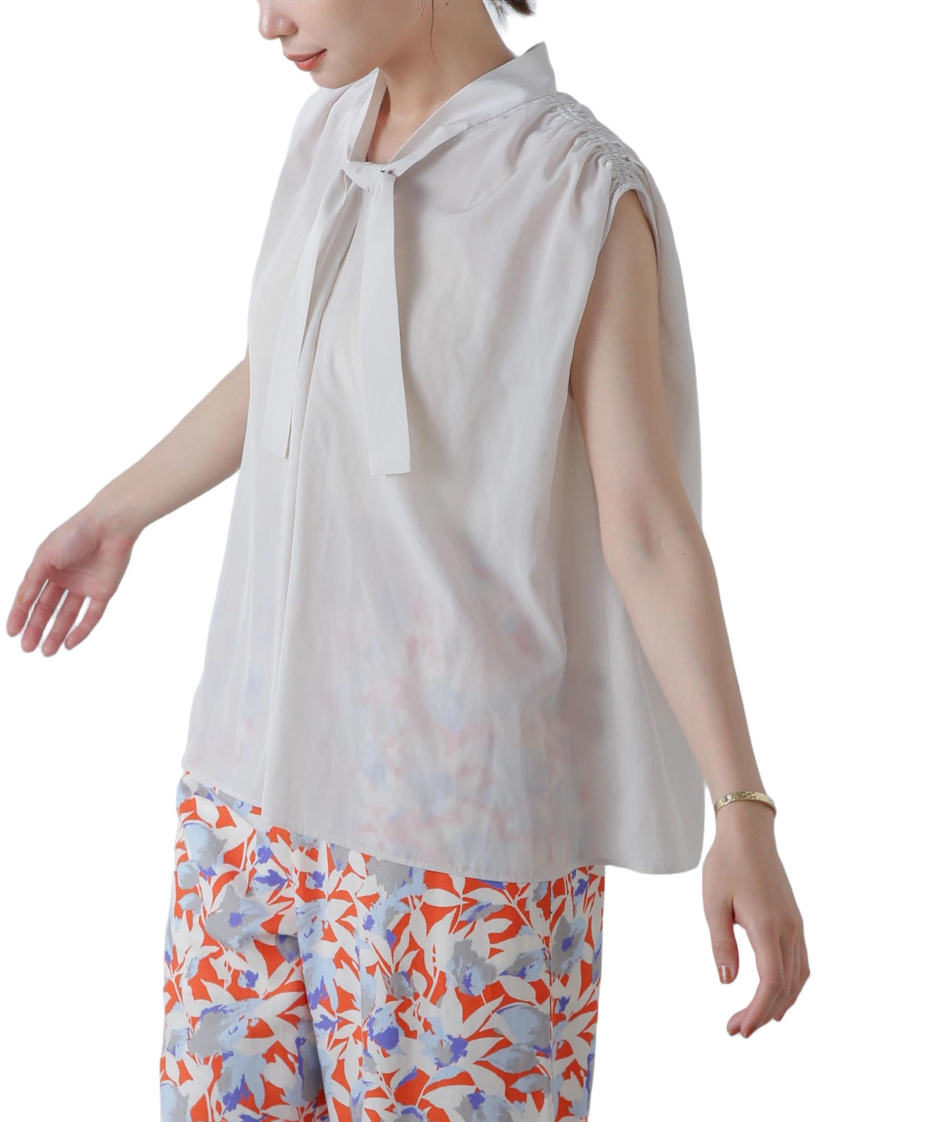 

Nano Universe Shoulder Gathered Bowtie Size Blouse, S, Off-White