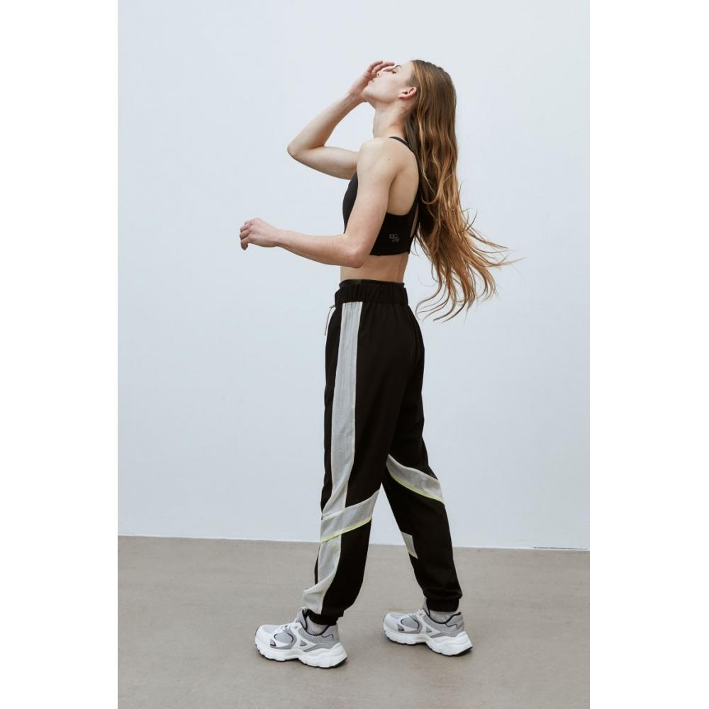 

Спортивные брюки HM с водоотталкивающим покрытием, черные с цветными блоками