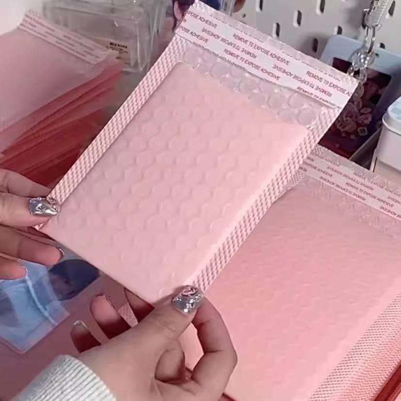 Verdikte Roze Bubbelenvelop - Co-extrusiefilm, Schokbestendig, Schuimverpakking