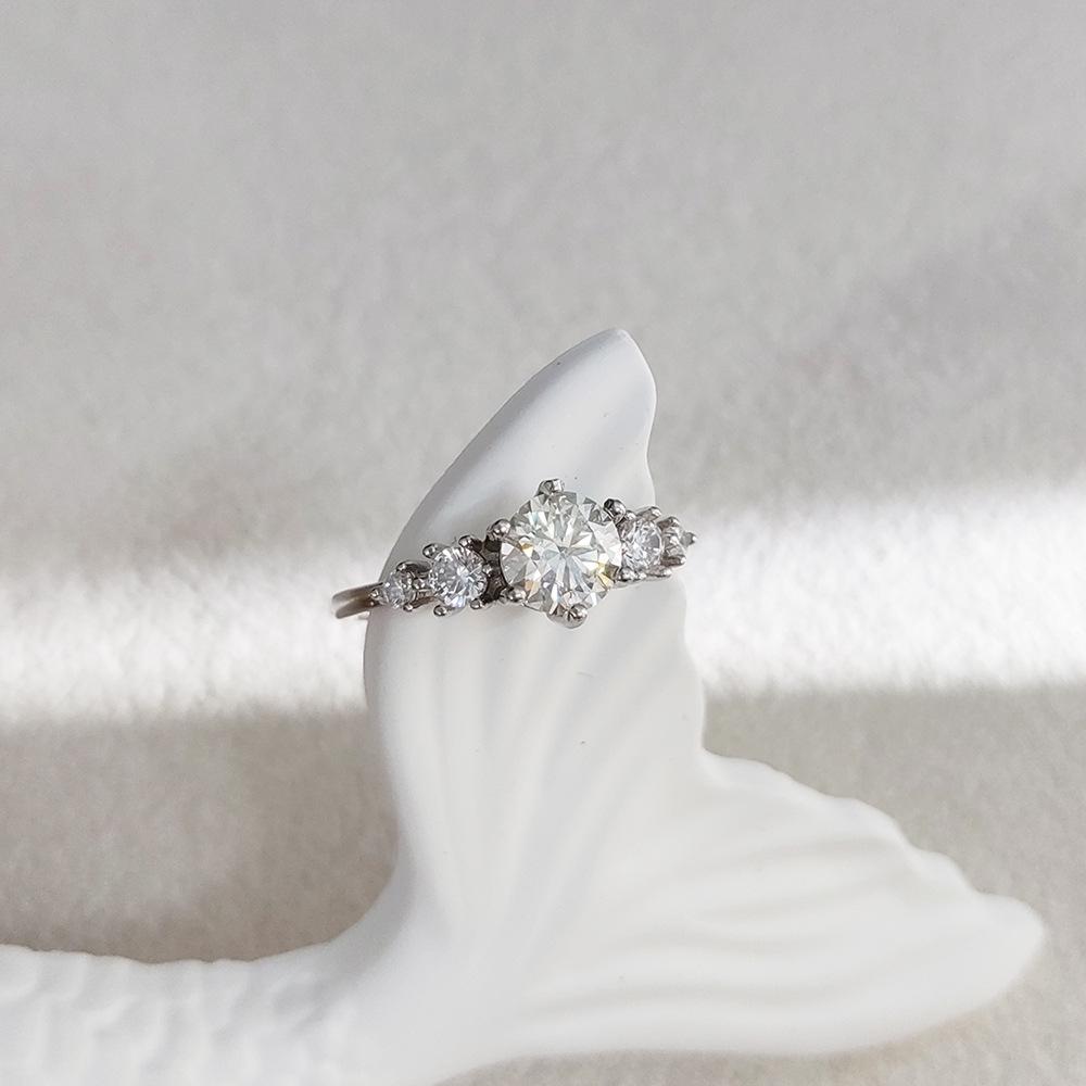 1 Carat Moissanite Classic Six-Claw S925 Silver Ring for Women