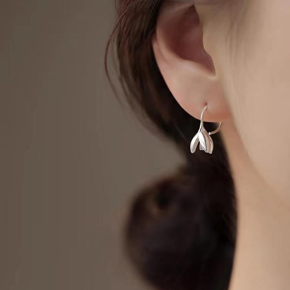 925 Sterling Silver Needle Flower Stud Earrings Hypoallergenic Simple Elegant Daily Matching Jewelry Accessories for Women