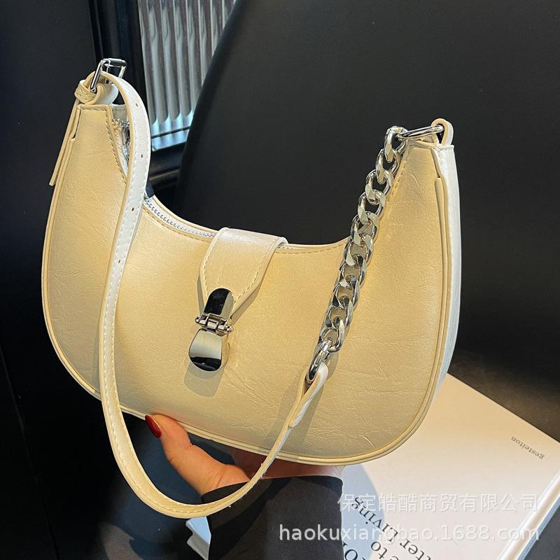 Niche design bag women's spring and summer 2025 new fashion chain shoulder messenger bag high-end underarm dumpling bag