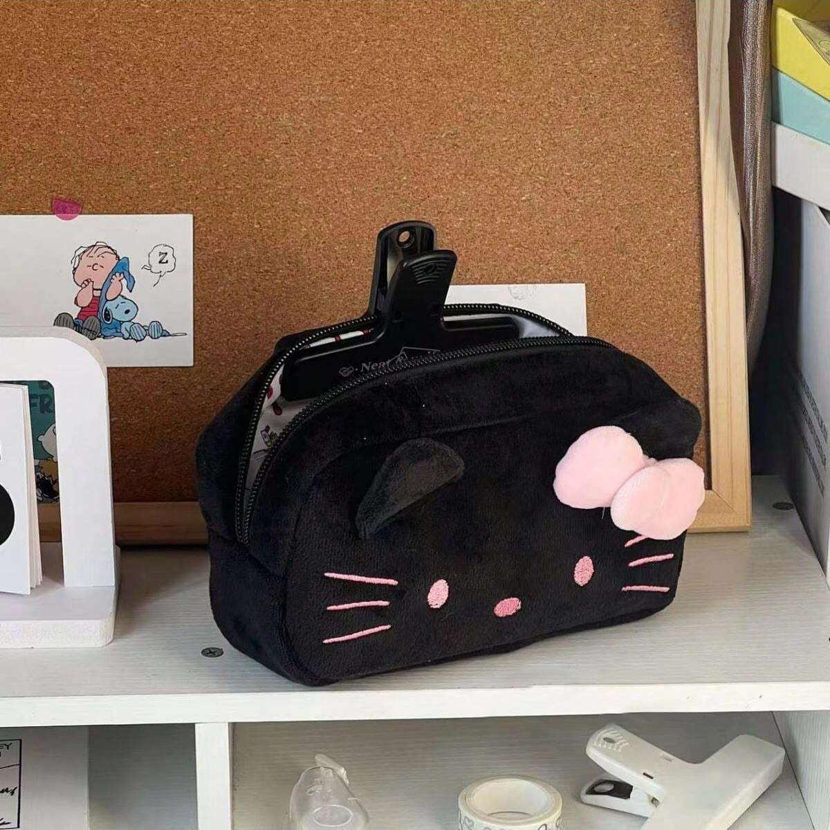 

1pc Cute Cartoon Plush Pencil Case,Big Capacity Stationery Pouch, Stationery Storage Box Back To School (No Clips) чёрный