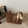 Fashionable Large-capacity Retro Casual Office Commuting Shoulder Bag with Adjustable Strap At The Back of The Shoulder