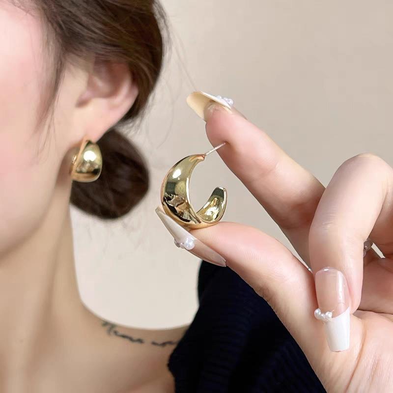 Gold Ring Earrings Women's Ear Buckles Light Luxury High-end Earrings Autumn and Winter Ring Earrings